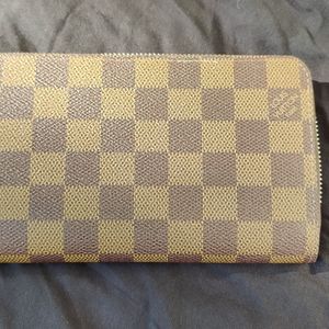 Louis Vuitton Damier Ebene Zippy Wallet